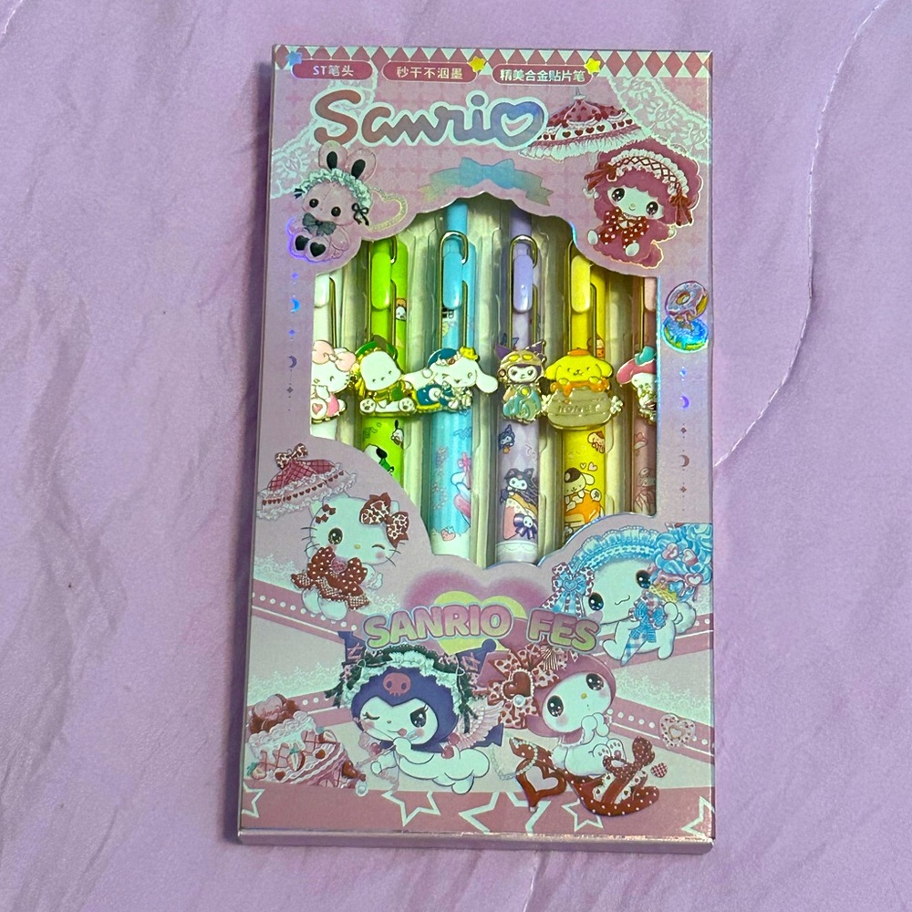 Hello Kitty Family Characters Pen Set